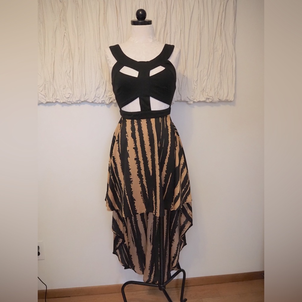 Amazing hi-lo cutout dress 🕷️⚡️